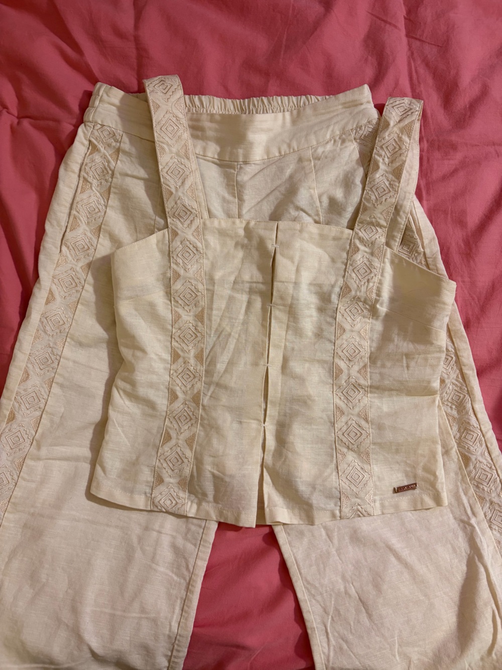 🤍 Amiani Embroidered Matching Resort Set